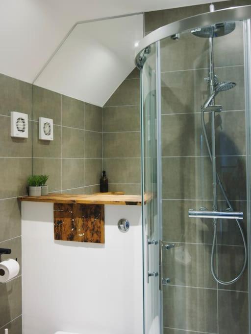 The Palm House Falmouth - Minutes From The Beach! Εξωτερικό φωτογραφία