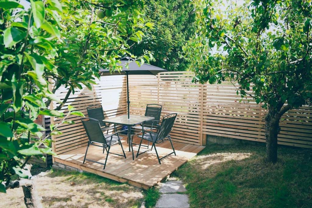 The Palm House Falmouth - Minutes From The Beach! Εξωτερικό φωτογραφία