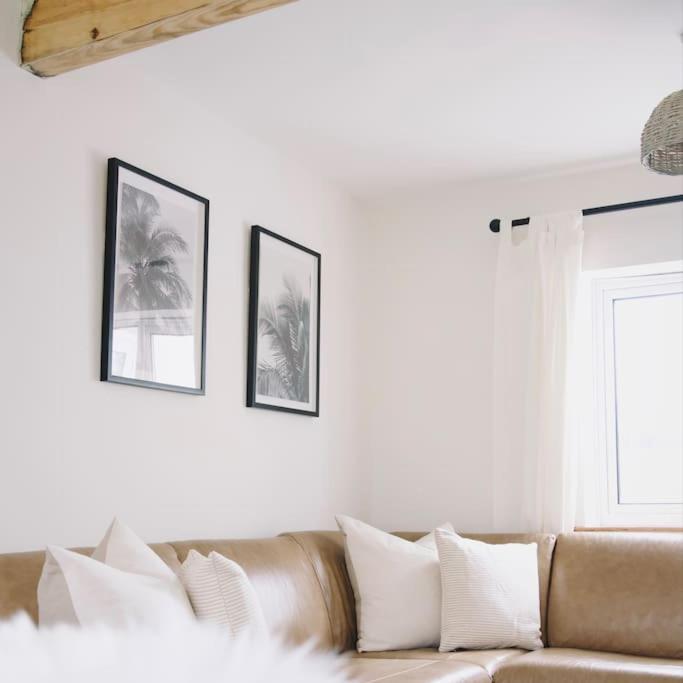 The Palm House Falmouth - Minutes From The Beach! Εξωτερικό φωτογραφία